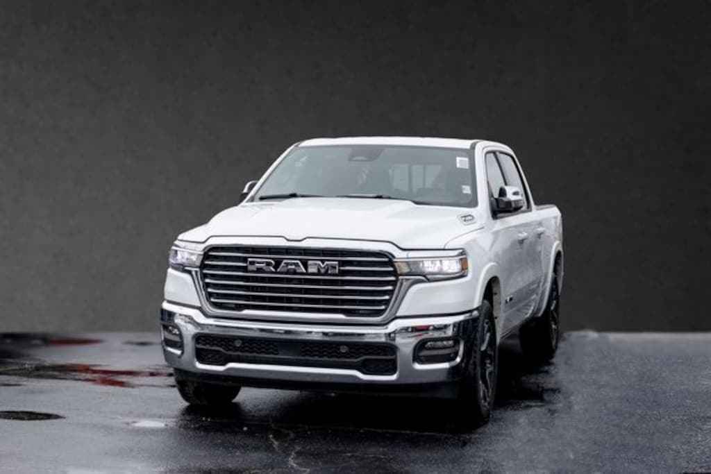 New 2026 Ram 1500 LARAMIE CREW CAB 4X4 5'7 BOX Pickup