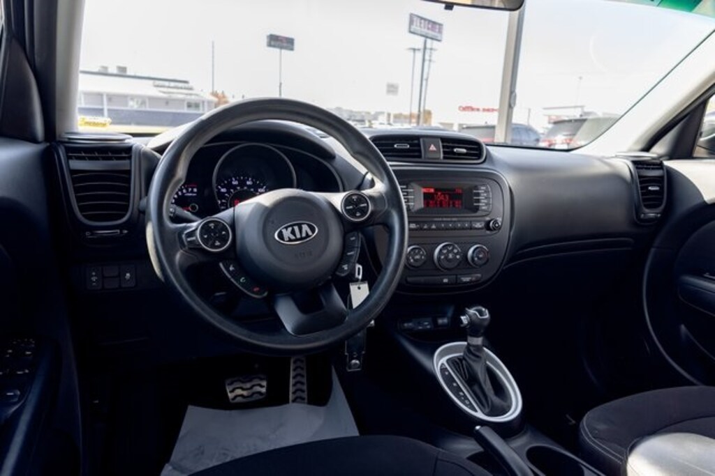 Used 2016 Kia Soul Base FWD Hatchback