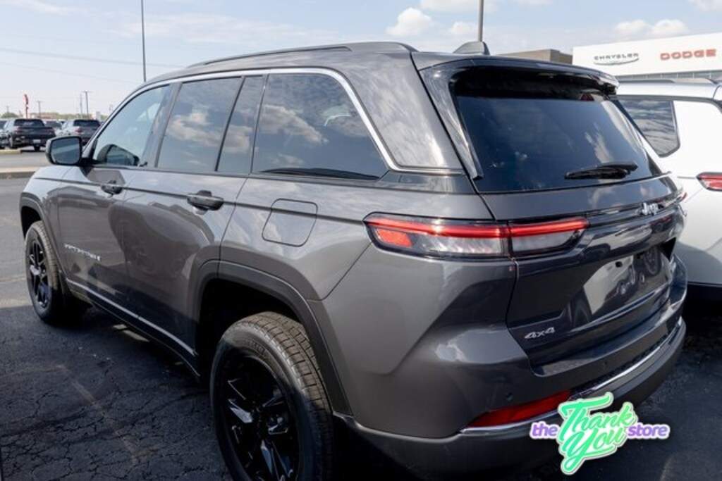 New 2025 Jeep Grand Cherokee LAREDO X 4X4 Sport Utility