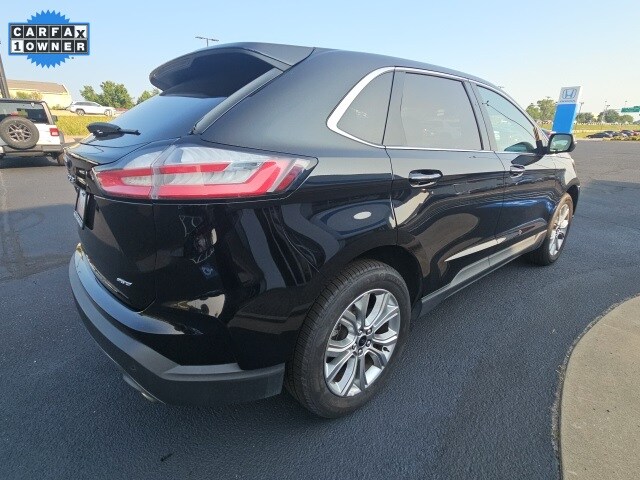 2024 Ford Edge Titanium photo 2