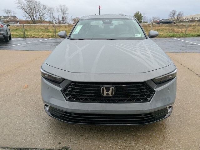2025 Honda Accord Hybrid Touring photo 2