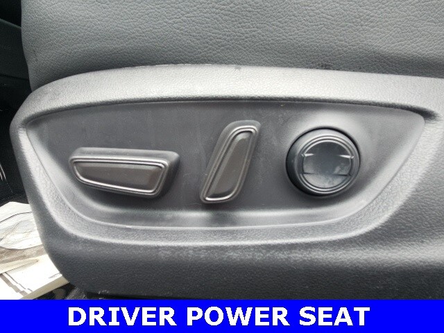 2022 Toyota Camry SE photo 3