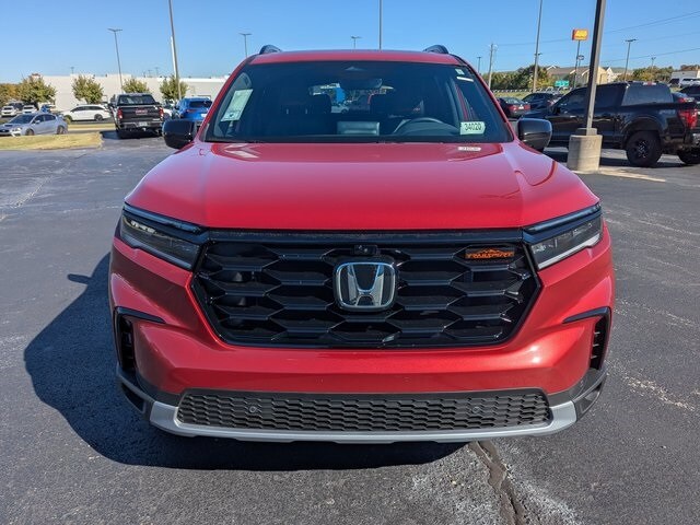 2025 Honda Pilot TrailSport photo 2