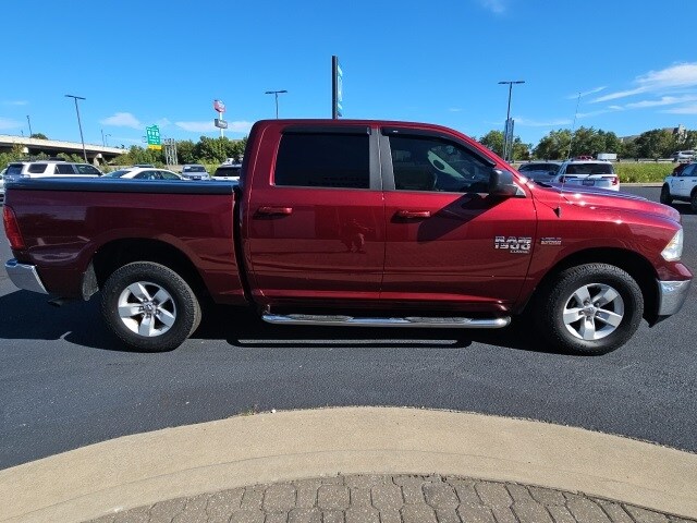 2019 Ram 1500 Classic SLT photo 4