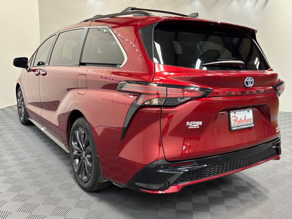 Used 2024 Toyota Sienna XSE Minivan/Van
