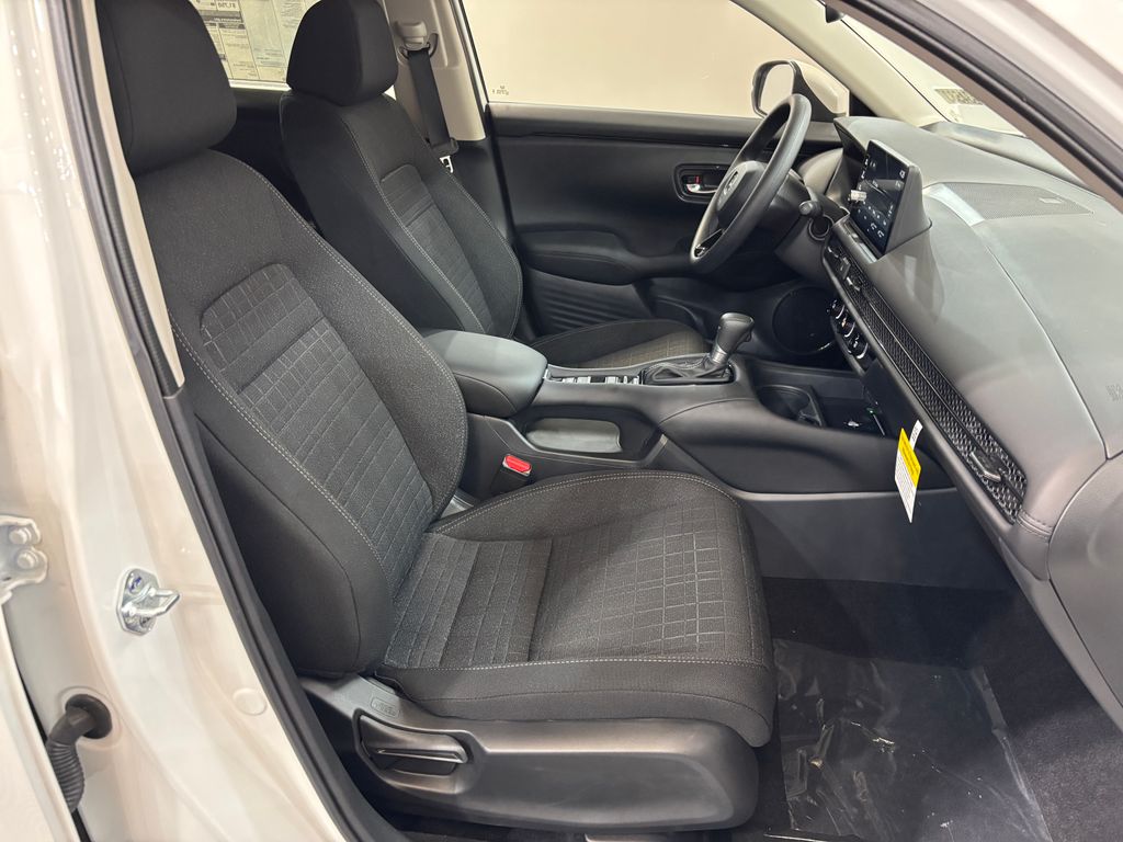 2026 Honda HR-V LX - Photo 15