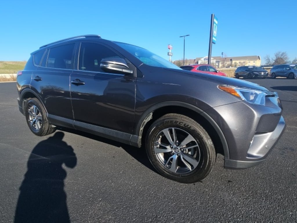 Used 2017 Toyota RAV4 XLE SUV