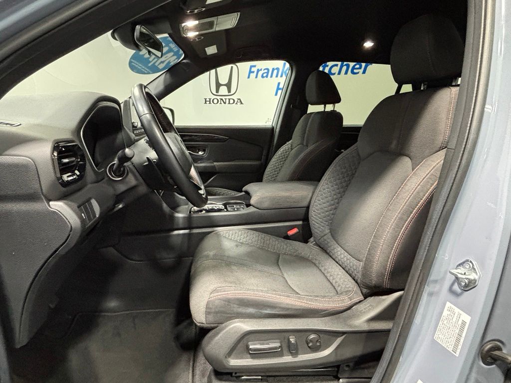 2025 Honda Pilot Sport - Photo 14