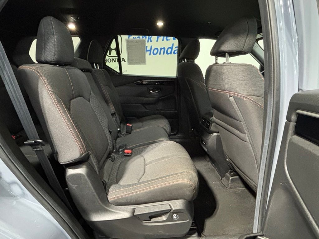 2025 Honda Pilot Sport - Photo 30