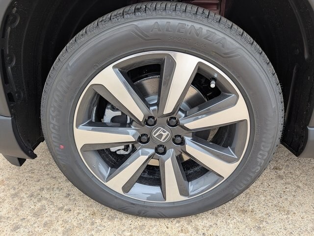 2025 Honda Pilot Touring photo 3