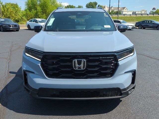 2025 Honda Pilot Black Edition photo 4