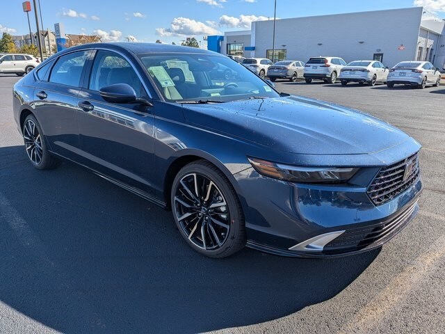 2025 Honda Accord Hybrid Touring photo 4