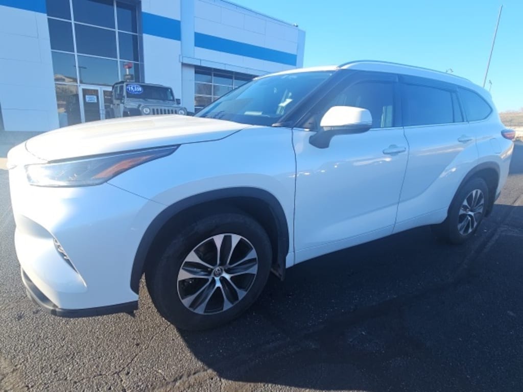 Used 2021 Toyota Highlander XLE SUV