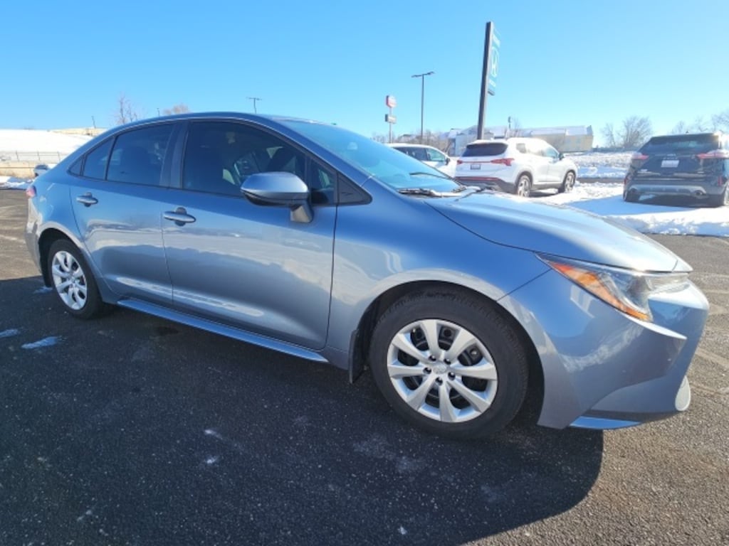 Used 2022 Toyota Corolla LE Sedan