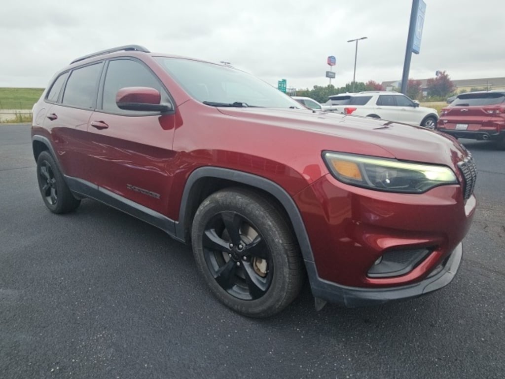 Used 2019 Jeep Cherokee Altitude SUV