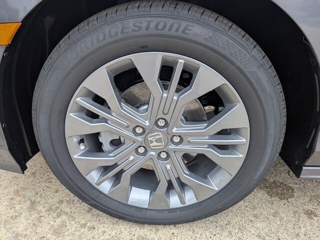 2026 Honda Odyssey Touring photo 3