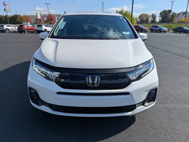 2026 Honda Odyssey Touring photo 4