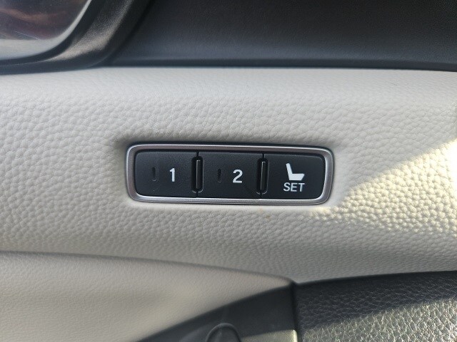 2021 Honda Accord Hybrid Touring photo 3