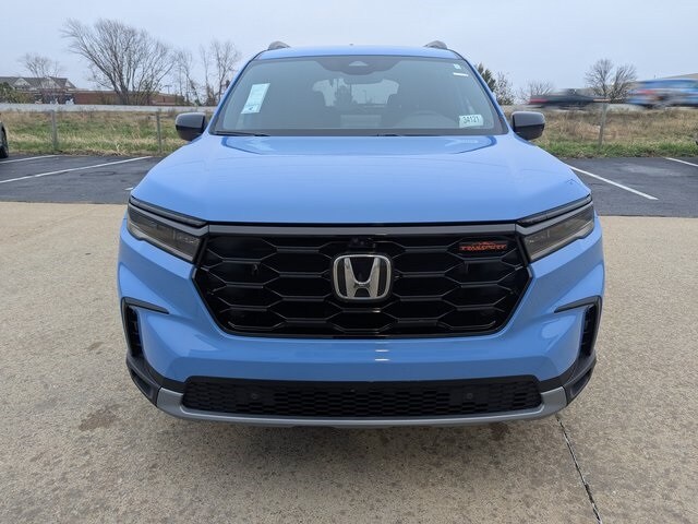 2025 Honda Pilot TrailSport photo 4