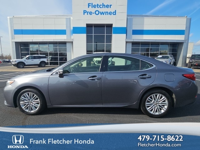 2015 Lexus ES 350's photo