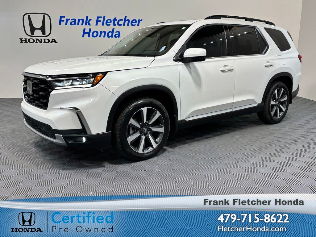 2023 Honda Pilot Touring 2WD's photo