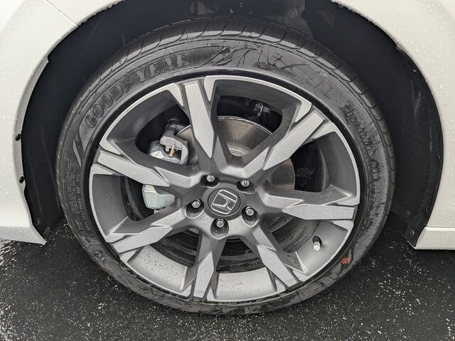 2026 Honda Civic Hybrid Sport Touring Hatchback photo 2