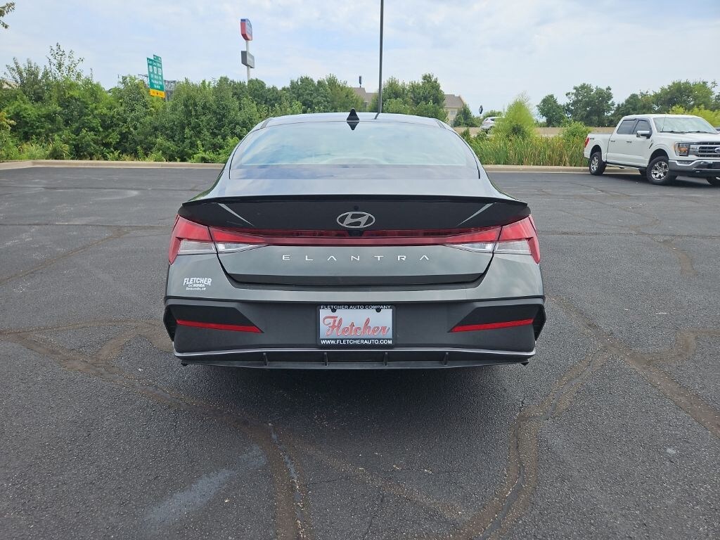 Used 2025 Hyundai Elantra SEL Sport Sedan