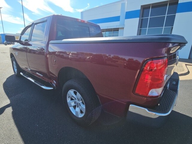 2019 Ram 1500 Classic SLT photo 3