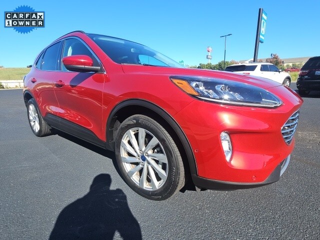 2022 Ford Escape Titanium photo 2