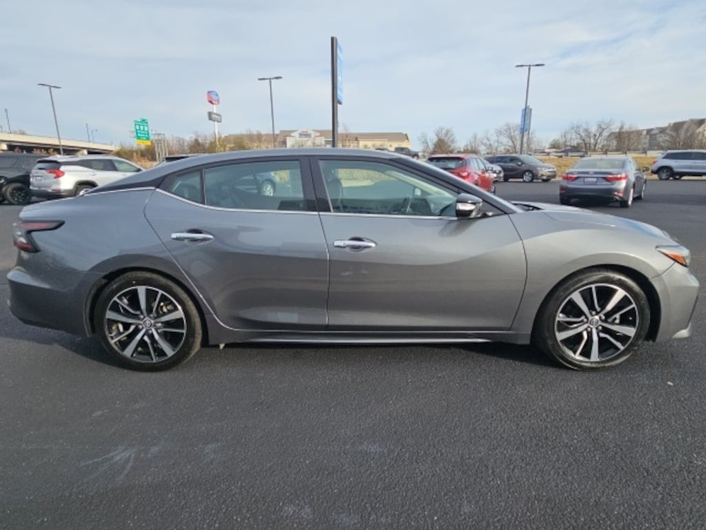 Used 2023 Nissan Maxima SV Sedan