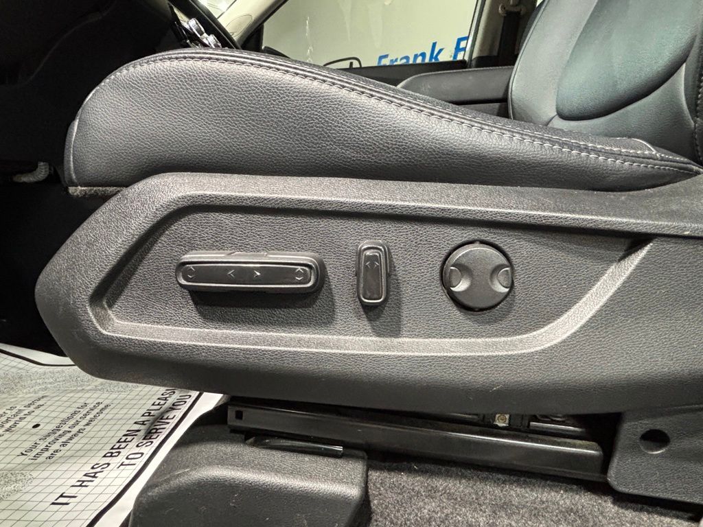 2023 Honda Pilot Touring - Photo 18
