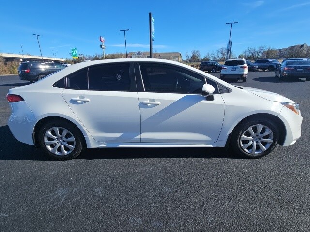 2022 Toyota Corolla LE photo 4