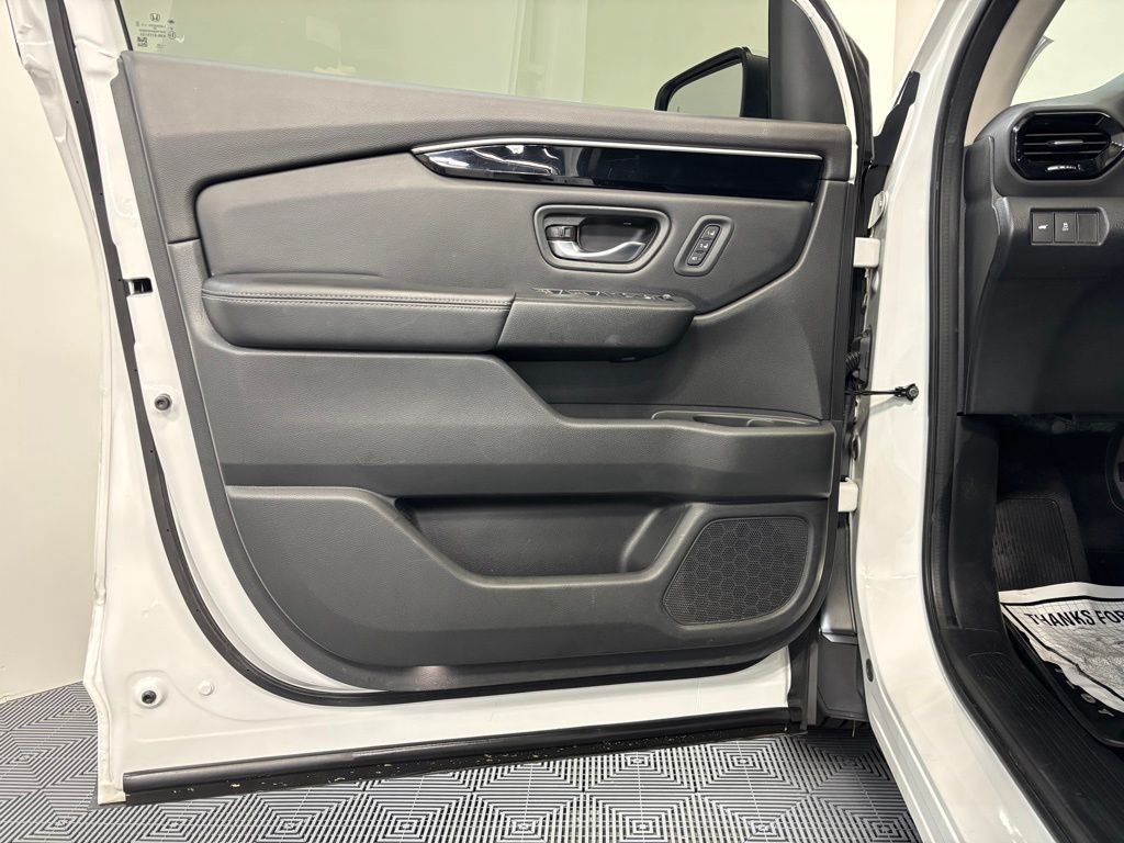 2023 Honda Pilot Touring - Photo 30