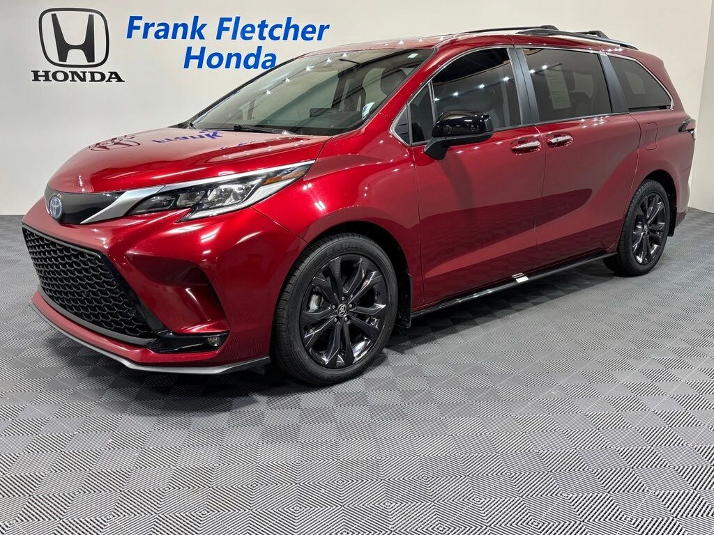 Used 2024 Toyota Sienna XSE Minivan/Van