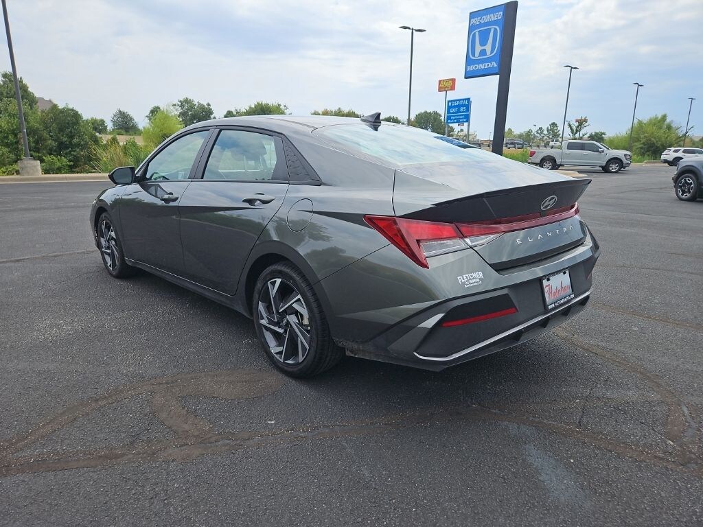 Used 2025 Hyundai Elantra SEL Sport Sedan
