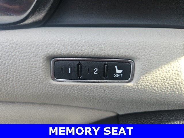 2021 Honda Accord Hybrid Touring photo 3