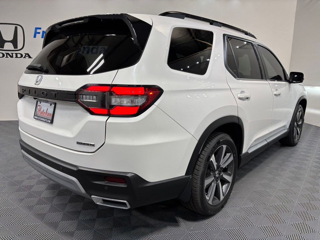 2023 Honda Pilot Touring - Photo 6