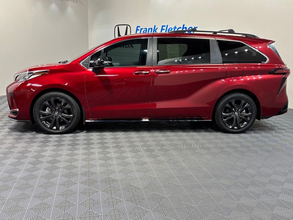 Used 2024 Toyota Sienna XSE Minivan/Van