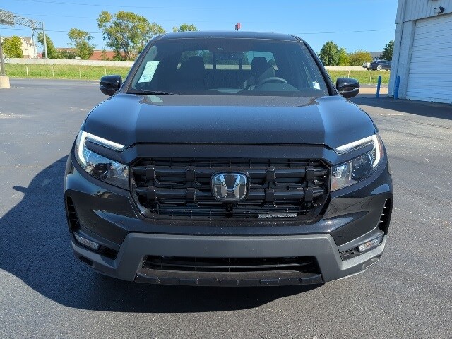 2025 Honda Ridgeline Black Edition photo 2