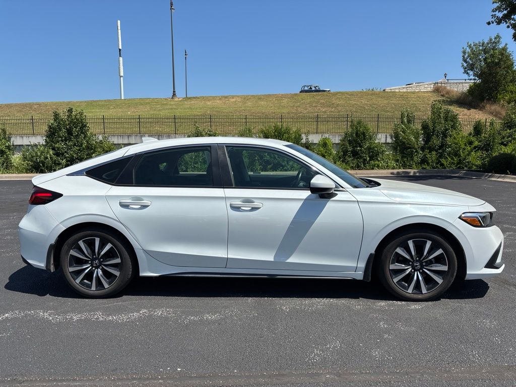 2024 Honda Civic Hatchback EX-L - Photo 6