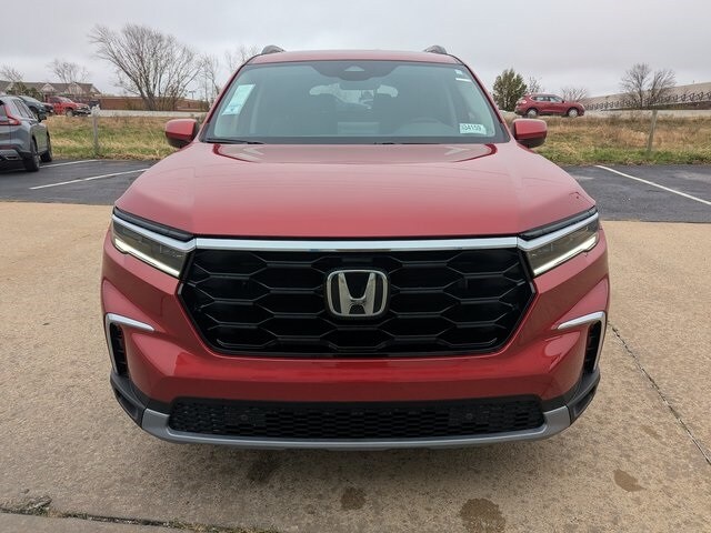 2025 Honda Pilot Touring photo 4