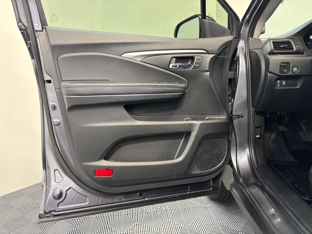 2021 Honda Pilot SE - Photo 11