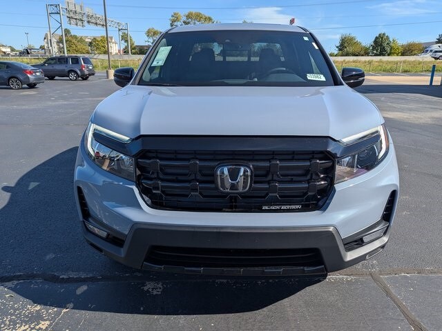 2026 Honda Ridgeline Black Edition photo 4