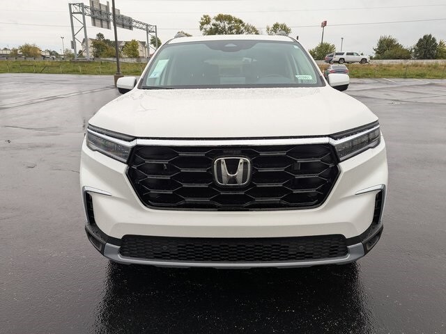 2025 Honda Pilot Touring photo 4