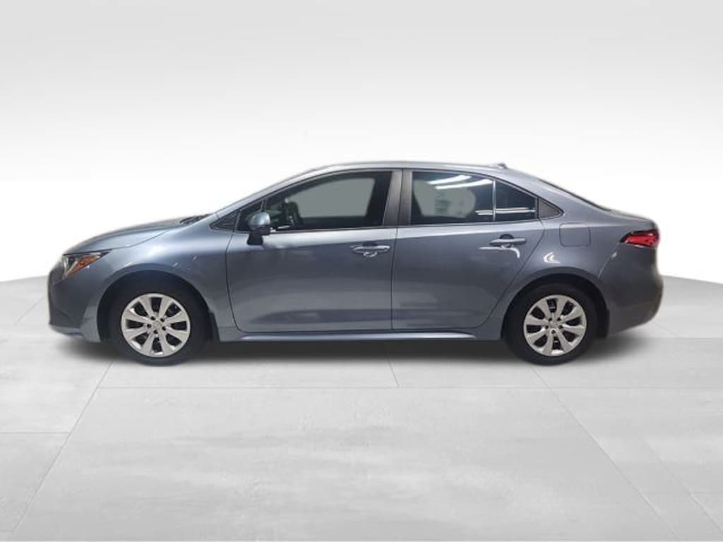 Used 2022 Toyota Corolla LE Sedan
