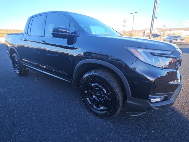 2025 Honda Ridgeline Sport photo 2