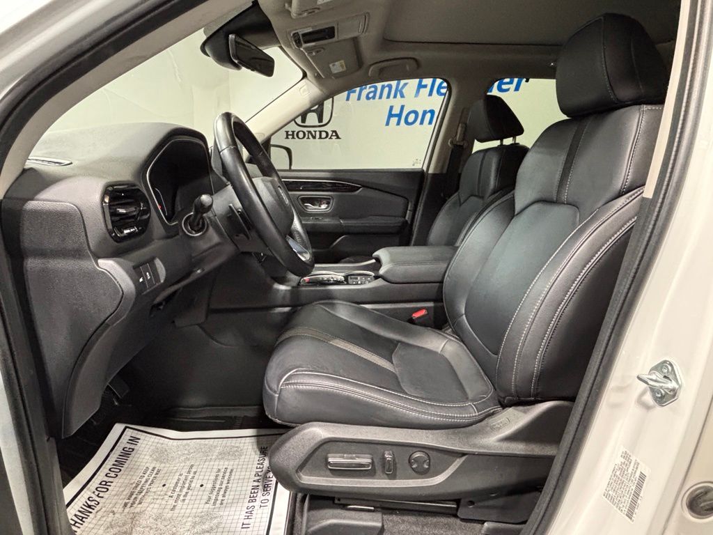 2023 Honda Pilot Touring - Photo 11