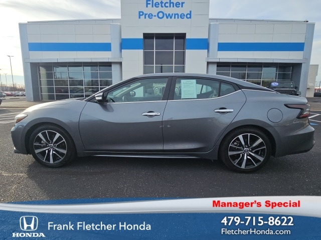 2023 Nissan Maxima SV's photo