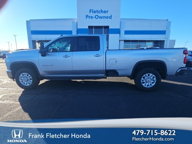 2022 Chevrolet Silverado HD LT's photo