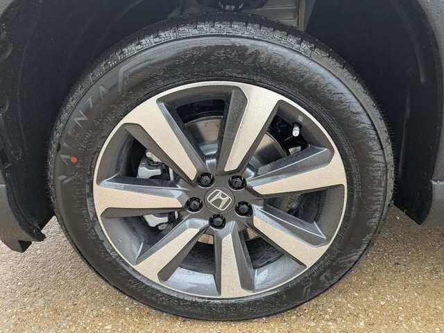 2025 Honda Pilot Touring photo 3